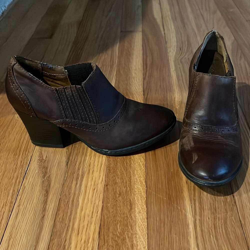 Born booties brown leather size 9